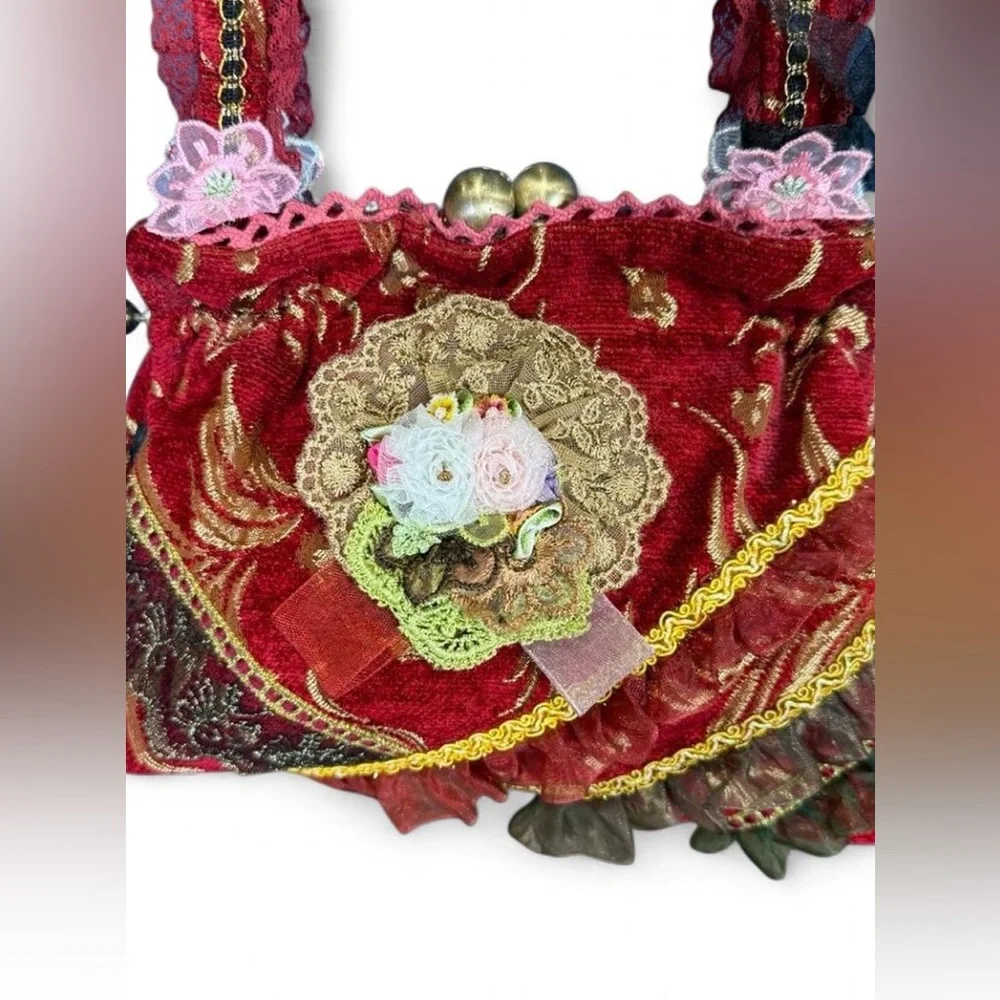 ✨VINTAGE SASSI CINDI COLLECTION VICTORIAN BURGUNDY TAPESTRY KISS LOCK PURSE✨ - Picture 5 of 5
